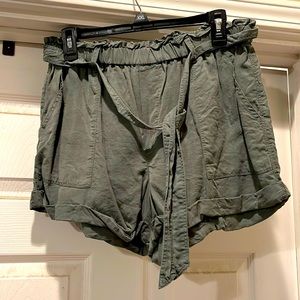 Aerie mid-rise shorts